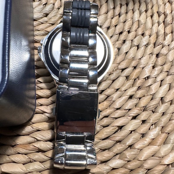 Watch - Picture 7 of 9